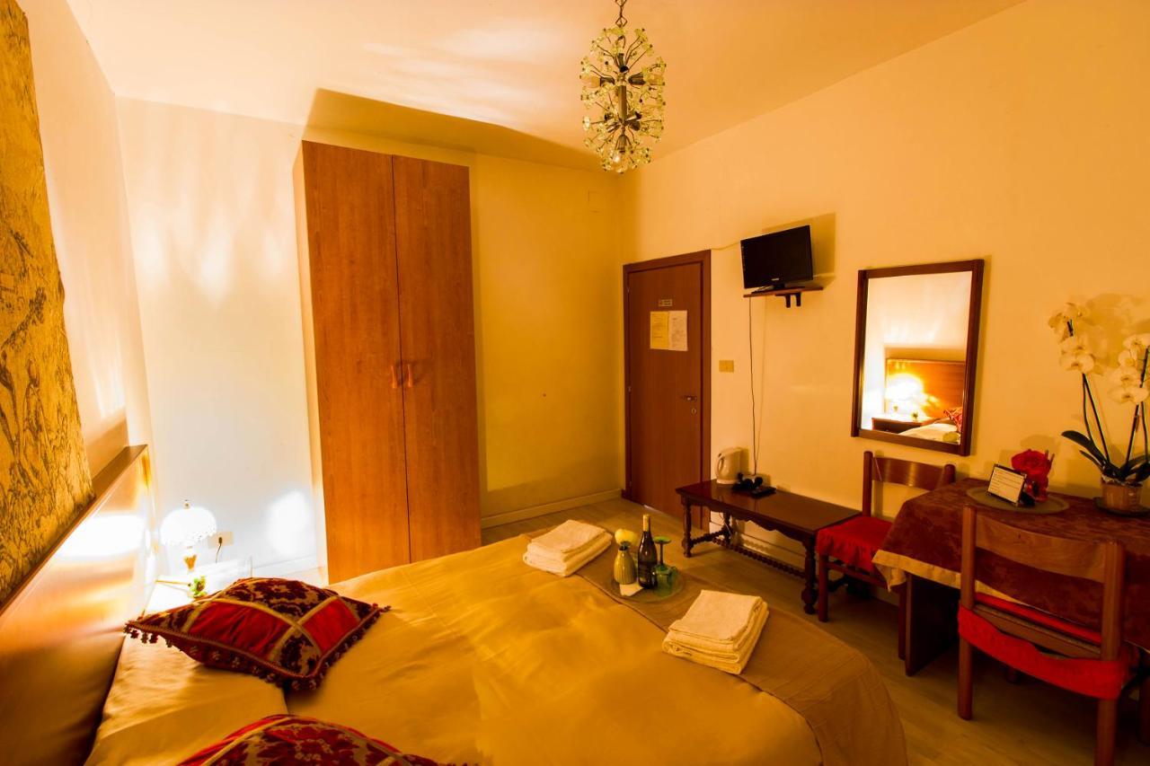 Venice Rainbow Hotel ภายนอก รูปภาพ