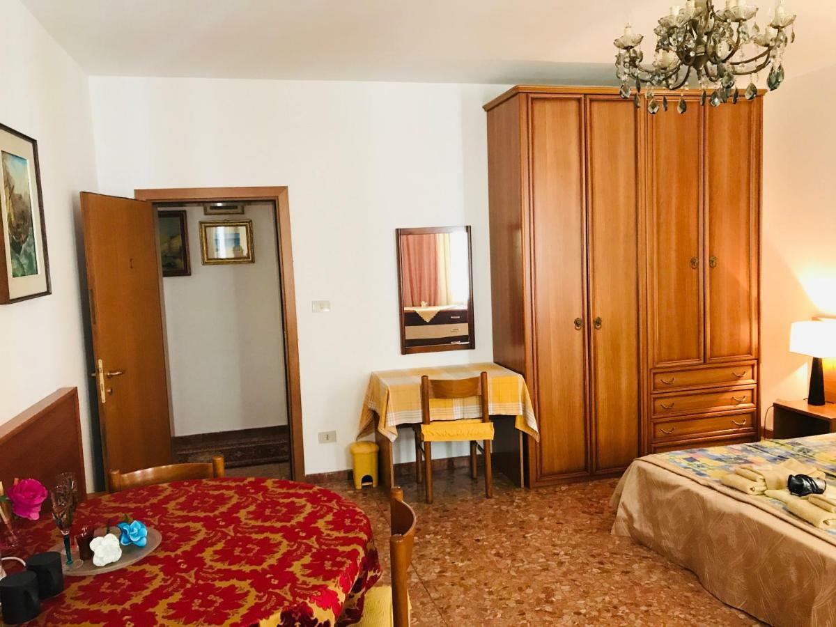 Venice Rainbow Hotel ภายนอก รูปภาพ